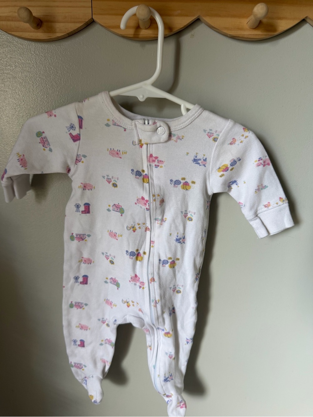 Beau et Belle Girls 0-3M White Farm Animal Print Footed Zip Sleeper Cotton
